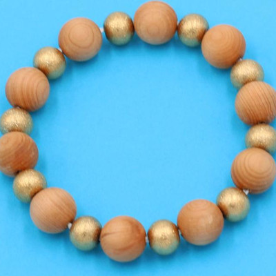 Chuỗi đeo tay gỗ hoàng đàn 10 ly GHDHVT1