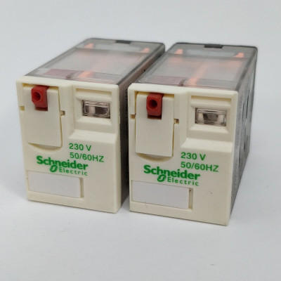 RXM2AB2P7 Rơ le trung gian Schneider