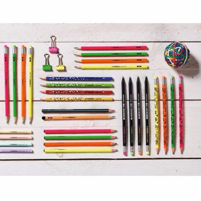 Hộp 12 cây bút chì gỗ STABILO Swano 2B thân đen (PC4918/12-2B) - Xanh lá