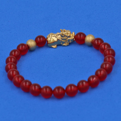 Vòng đeo tay Thạch Anh Đỏ 6 ly cẩn Tỳ Hưu inox vàng VTAOMTHHBV6 - hợp mệnh Hỏa, mệnh Thổ