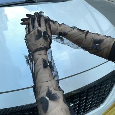 Găng tay voan đính bướm đen mẫu dài