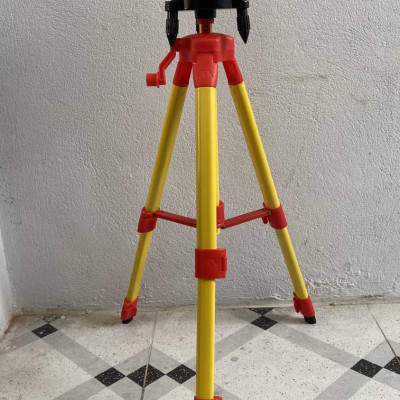 Chân máy bắɴ cốt, máy cân bằng laser, máy cân mực Chất liệu Thép Cứng cáp