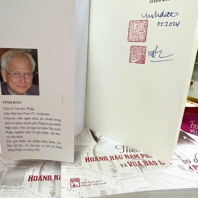 THEO DẤU HOÀNG HẬU NAM PHƯƠNG VÀ VUA BẢO ĐẠI - CÓ KÝ TẶNG CỦA 2 TÁC GIẢ