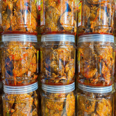 Mực Rim Me đã chế biến ăn liền hộp 1kg là món ăn ngon ơi là ngon của shop Đặc Sản Biển Phan Thiết NGỌC DŨNG. Hạn sử dụng 6 tháng kể từ ngày đặt hàng