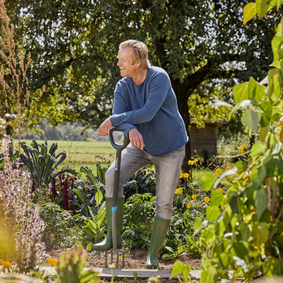 Chĩa trồng cây cán dài 117cm Gardena 17013-20