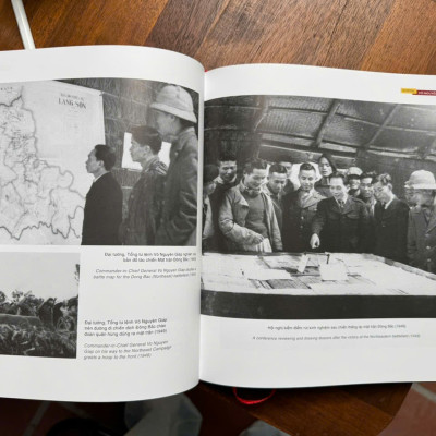 (Bìa cứng, in màu) ĐẠI TƯỚNG VÕ NGUYÊN GIÁP – Thông tấn xã Việt Nam – NXB Thông Tấn