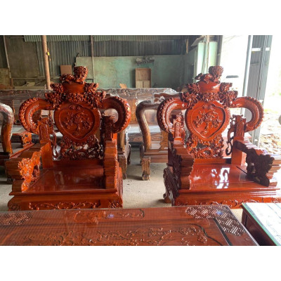 Bàn ghế nghê rồng gỗ xà cừ tay 12