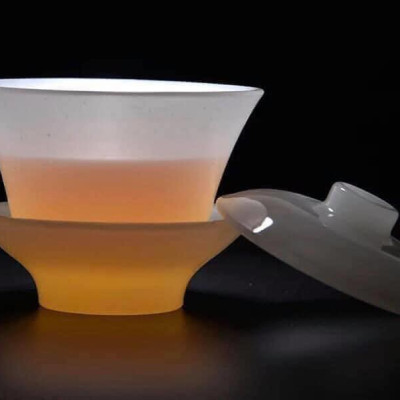 Chén ly uống trà đá bạch ngọc