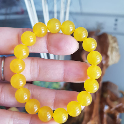 Chiếc Vòng tay đá mã não vàng anh tươi quá đẹp  Size hạt 10mm Nữ mệnh kim thổ thủy đeo  Vòng vàng anh này người lớn trẻ em nhỏ đeo được hết ạ rất là xinh xắn luôn