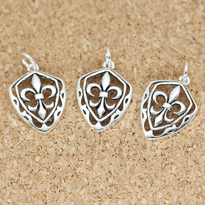 Combo 2 cái charm bạc hình tấm khiên thập giá treo - Ngọc Quý Gemstones