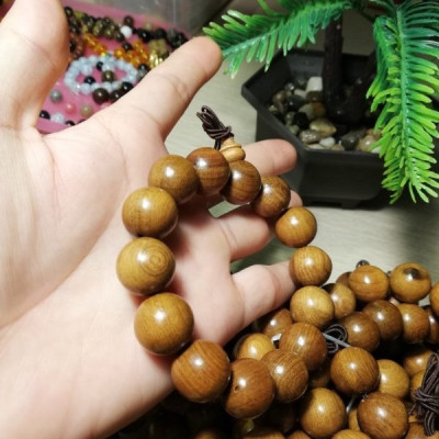 VÒNG TAY NAM NỮ GỖ BÁCH XANH – VẬN TÀI – MAY MẮN ( Mian .vn)