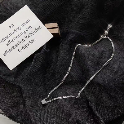 Vòng cổ titan khối hộp xu hướng thời trang giới trẻ