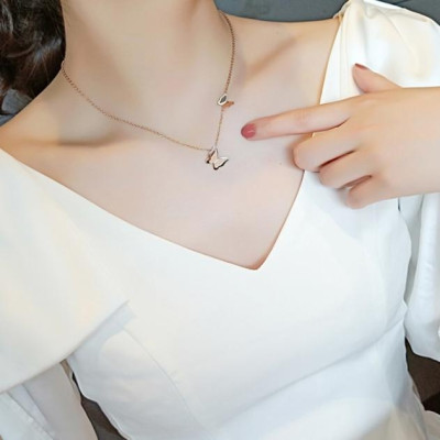 Dây chuyền nữ titan thời trang con bướm phun cát thép không gỉ trangsucpt có 3 màu sắc DCNUT11