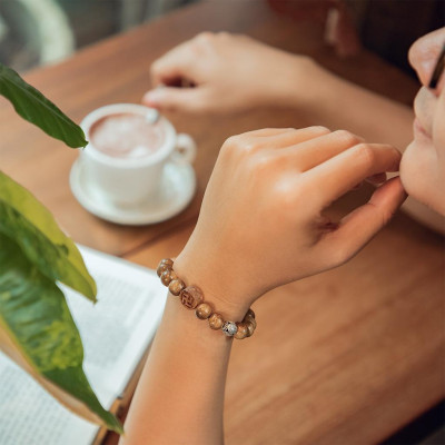 Vòng trầm hương charm chữ hỉ và mặt trầm chữ vạn cao cấp Udumbara