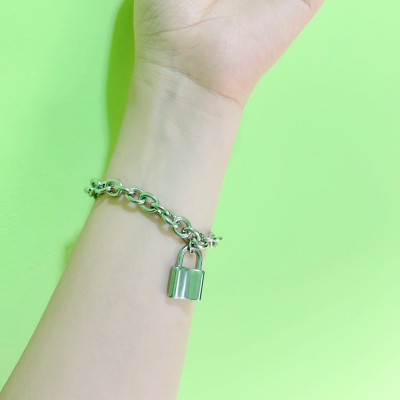 Vòng đeo tay xích tròn titanium không gỉ lắc khoá cá tính