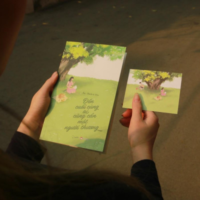 Sách - Đến Cuối Cùng Ai Cũng Cần Một Người Thương - AZ Việt Nam