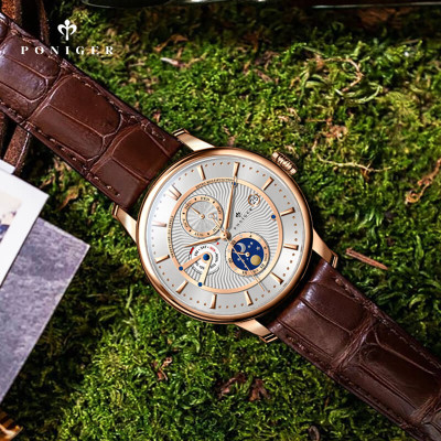 Đồng hồ nam Poniger P813-1 Chính hãng ,Kính sapphire nguyên khối ,chống xước,chống nước 50m,mặt trắng vỏ vàng hồng dây da nâu ( đen) xịn,vỏ máy thép không gỉ 316L,Đồng hồ cơ (Automatic) bảo hành 24 tháng, hàng mới 100%,thiết kế trẻ trung và sang trọng