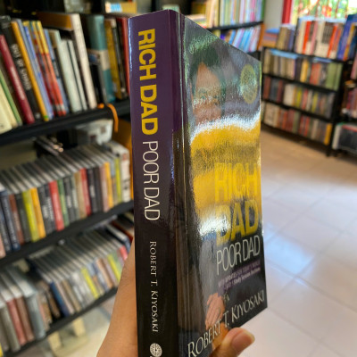 Sách - Rich Dad Poor Dad by Robert T. Kiyosaki | Finance / Business / Nonfiction in English