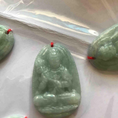 MẶT PHẬT ĐẠI THẾ CHÍ XANH CẨM THẠCH TỰ NHIÊN 35mm đk 23mm ĐỘ mệnh NỮ tuổi NGỌ mệnh MỘC HOẢ THUỶ