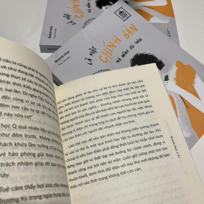 Sách - Là Một Chính Bản Mà Mình Yêu Thích - AZ Việt Nam
