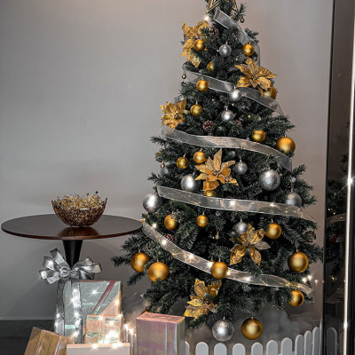 Cây thông noel 3 loại lá gắn trái thông - Cây thông đẹp Tán dày đều, cây thông chắc chắn và dể tháo lắp