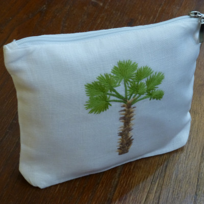 Túi mỹ phẩm thêu tay - Cọ xay gió