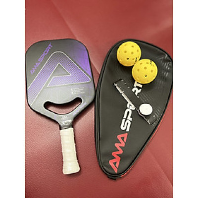 Bộ vợt pickleball AMA SPORT PP001 (gồm 1 vợt,2 bóng, cuốn cán,túi da) bề mặt sợi carbon dày 20mm cao cấp, diện tích mặt vợt rộng 198mm, trọng lượng 235g thích hợp cho người chơi tập luyện đến chuyên nghiệp