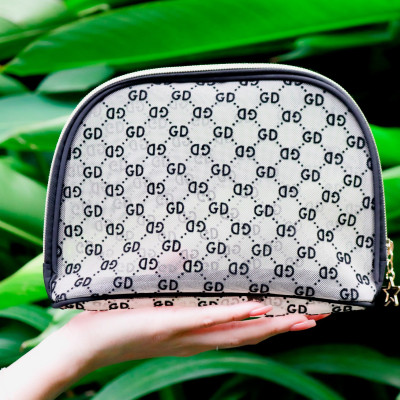 Túi đựng mỹ phẩm cao cấp họa tiết hiện đại Care4u 22x6x13 cm