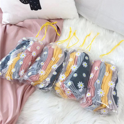 Túi 10 đôi tất gấu , hoa cúc nữ ,cổ ngắn nhiều màu dễ thương vải cotton đẹp và bền kèm túi dây rút xinh xắn cute cho phái nữ