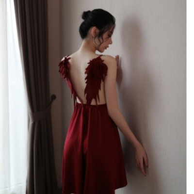 Váy ngủ búp bê có cánh