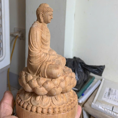 Tượng phật thích ca bằng gỗ ngọc Am thơm nức cao 15x8x8cm 