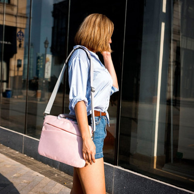 Túi Xách/ Túi Đeo Vai TOMTOC (USA) Messenger Bags Cho Macbook 13”/14” Ultrabook 13″ Chống Sốc Và Có Thêm Ngăn Phụ Kiện Hàng Chính Hãng