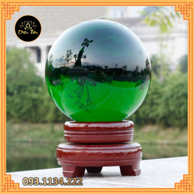 Quả cầu phong thủy pha lê màu xanh lá size to  15cm hợp mệnh Mộc, mệnh Hỏa đồ phong thủy trang trí