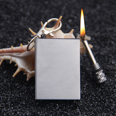 Bật Lửa Diêm Xăng Sinh Tồn Vuông Xài Xăng, Hộp Quẹt Diêm Xăng Vĩnh Cửu Vuông Có Móc Treo Chìa Khóa Đính Kèm Rất Tiện Lợi