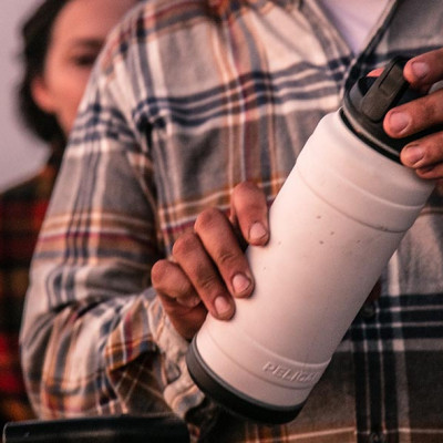 Bình giữ nhiệt Pelican chính hãng 64oz - White color