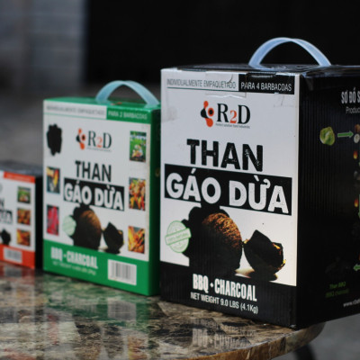 Combo 3 hộp than không khói làm từ Gáo dừa chính hãng R2D dùng cho tiệc nướng BBQ (tổng 7 kg than) an toàn cho sức khoẻ