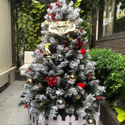 Cây thông noel 3 loại lá phủ tuyết cao 1m2 - Tán dày và đẹp, cây thông chắc chắn và dể tháo lắp