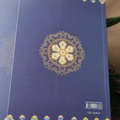 Tập Chép Kinh Chú Đại Bi ( In Mờ ) - tặng kèm 1 bút gel chép kinh