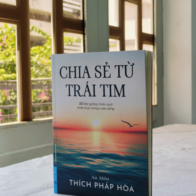 Combo 3 quyển Chia Sẻ Từ Trái Tim (Thích Pháp Hòa) + Bát Chánh Đạo (Bìa Mềm) + Tứ Diệu Đế