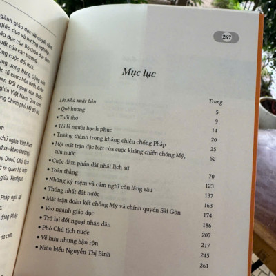 (Combo 2 cuốn, bìa mềm) Nguyễn Thị Bình HỒI KÝ GIA ĐÌNH – BẠN BÈ – ĐẤT NƯỚC; TẤM LÒNG VỚI ĐẤT NƯỚC -  Nguyễn Thị Bình – NXB CTQGST