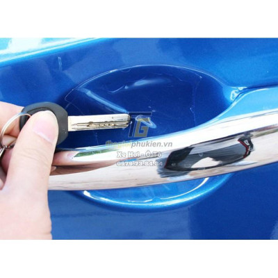 Bộ ốp tay nắm cửa xe Mazda 6 vân Titan - Tặng miếng dán trong suốt chống xước hõm cửa