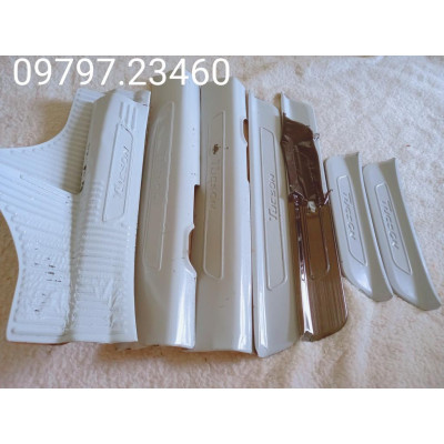 Ốp bậc cửa , nẹp bước chân Hyundai Tucson 2022 cao cấp -mẫu Titan 8 chi tiết