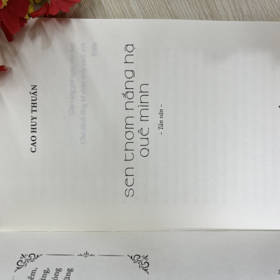 Sen thơm nắng hạ quê mình