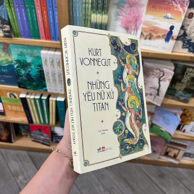 Sách - Những yêu nữ xứ Titan (Nhã Nam HCM)
