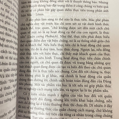 Sách Lí Luận Văn Học Tập 1 - Văn học, nhà văn, bạn đọc