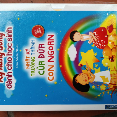 Combo nhật ký trưởng thành của đứa con ngoan (sách bản quyển).Phần 2.Tặng bút và sổ tay