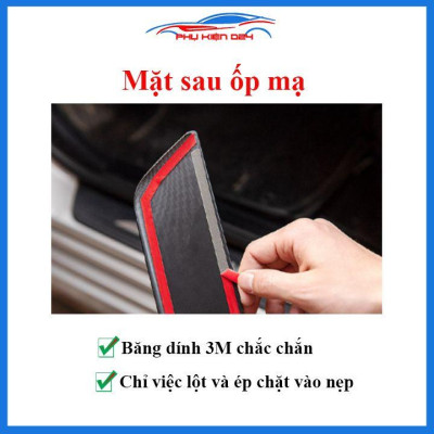 Bộ nẹp bước chân trong ngoài vân Cacbon xe Soluto 2019-2020-2021 chống trầy làm đẹp ô tô
