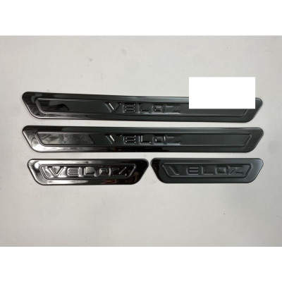 Ốp bậc cửa , nẹp bước chân Toyota Veloz 2022-2023 cao cấp -mẫu Titan 8 chi tiết