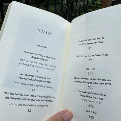 MÃI MÃI TUỔI HAI MƯƠI - NHẬT KÝ THỜI CHIẾN VIỆT NAM – Đặng Vương Hưng sưu tầm, giới thiệu – NXB Kim Đồng