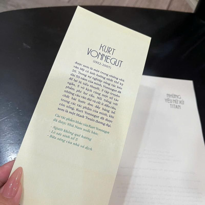 Sách - Những yêu nữ xứ Titan (Nhã Nam HCM)